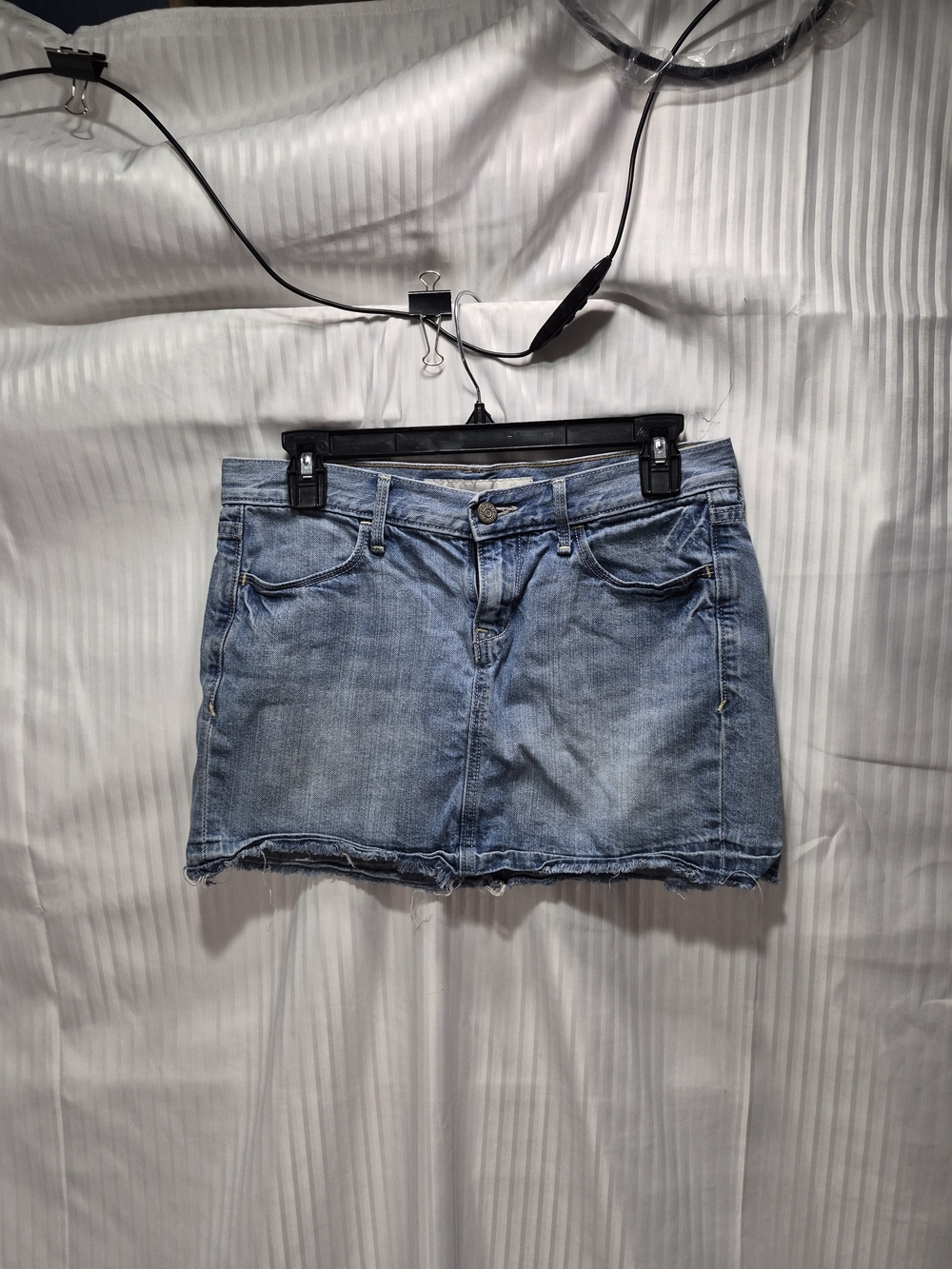 Old Navy Light Blue Denim Mini Skirt with Frayed Hem Size 2